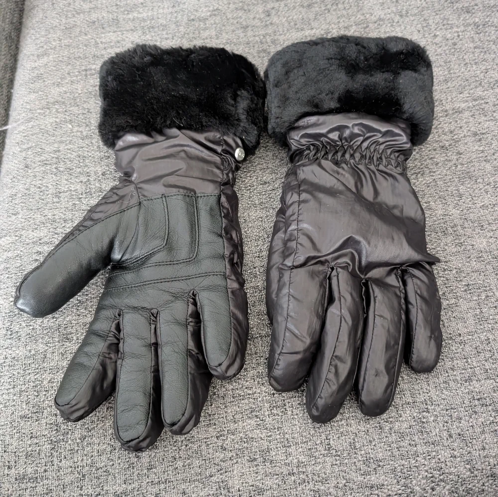 UGG Fontanne Smart Genuine Shearling Trim Gloves